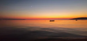 Avşa — denizin üzerinde gün batımı